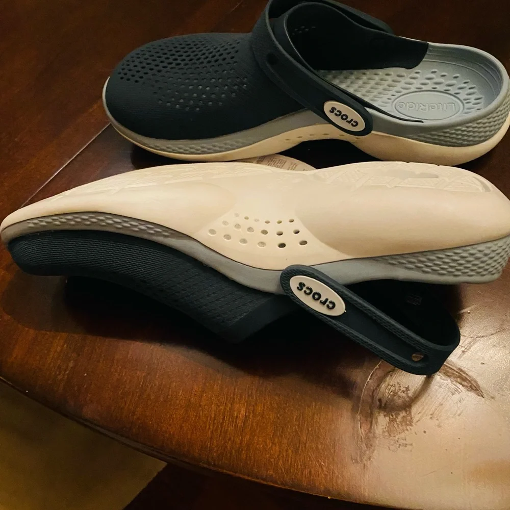 Crocs - Picture 2 of 2